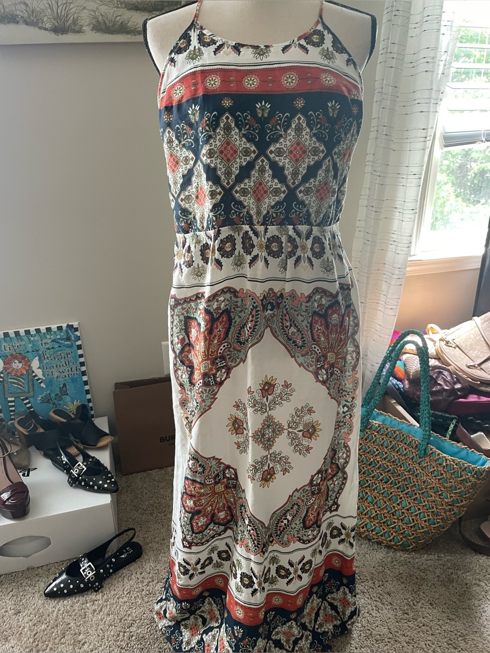Roxy Woman’s Maxi in SZ L dress is in gently used condition - Picture 7 of 8